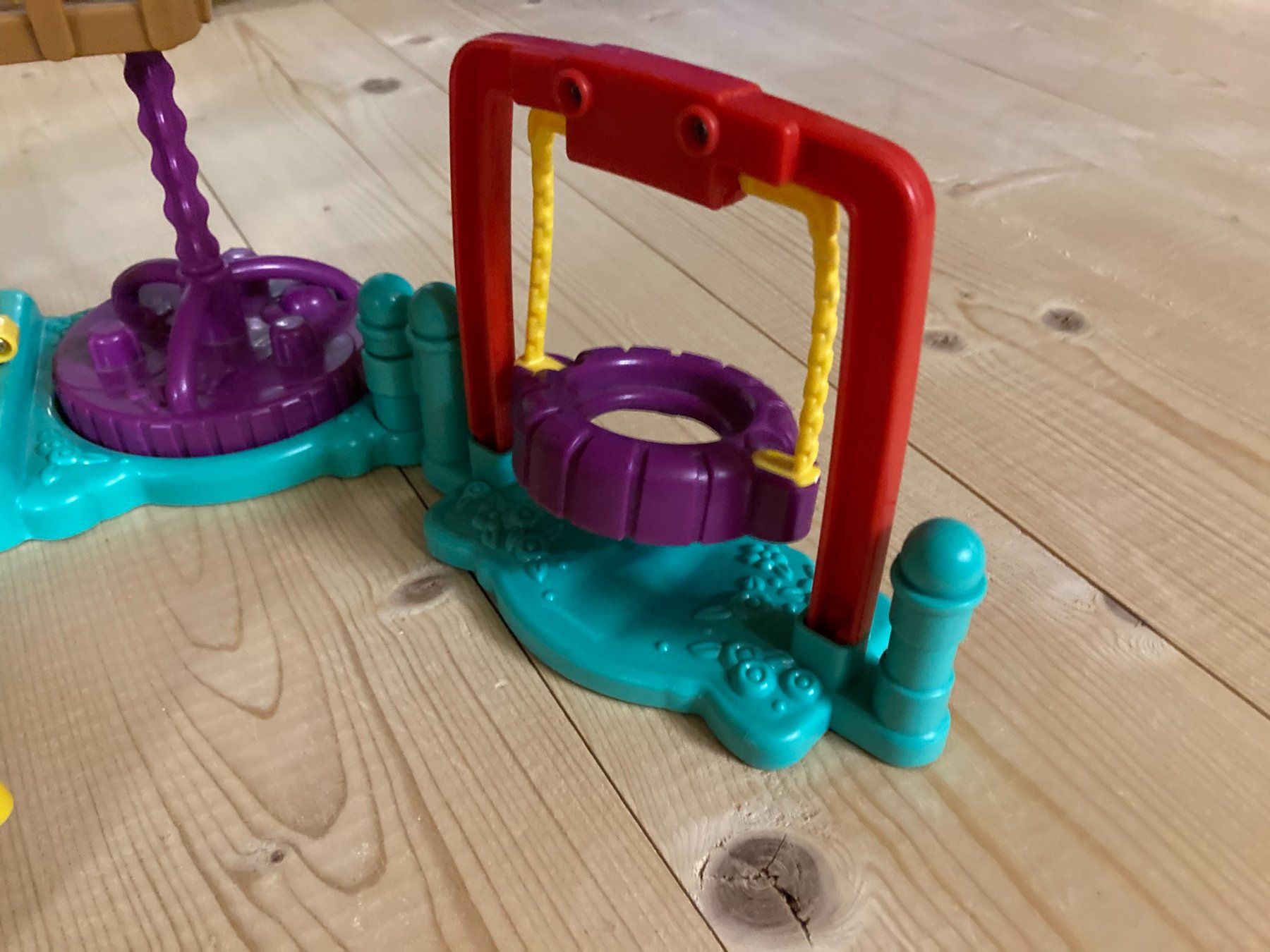 Fisher-Price Giocattoli: Little People - Spielplatz – Usato da Hilterfingen venduto da Uschimalaika 3