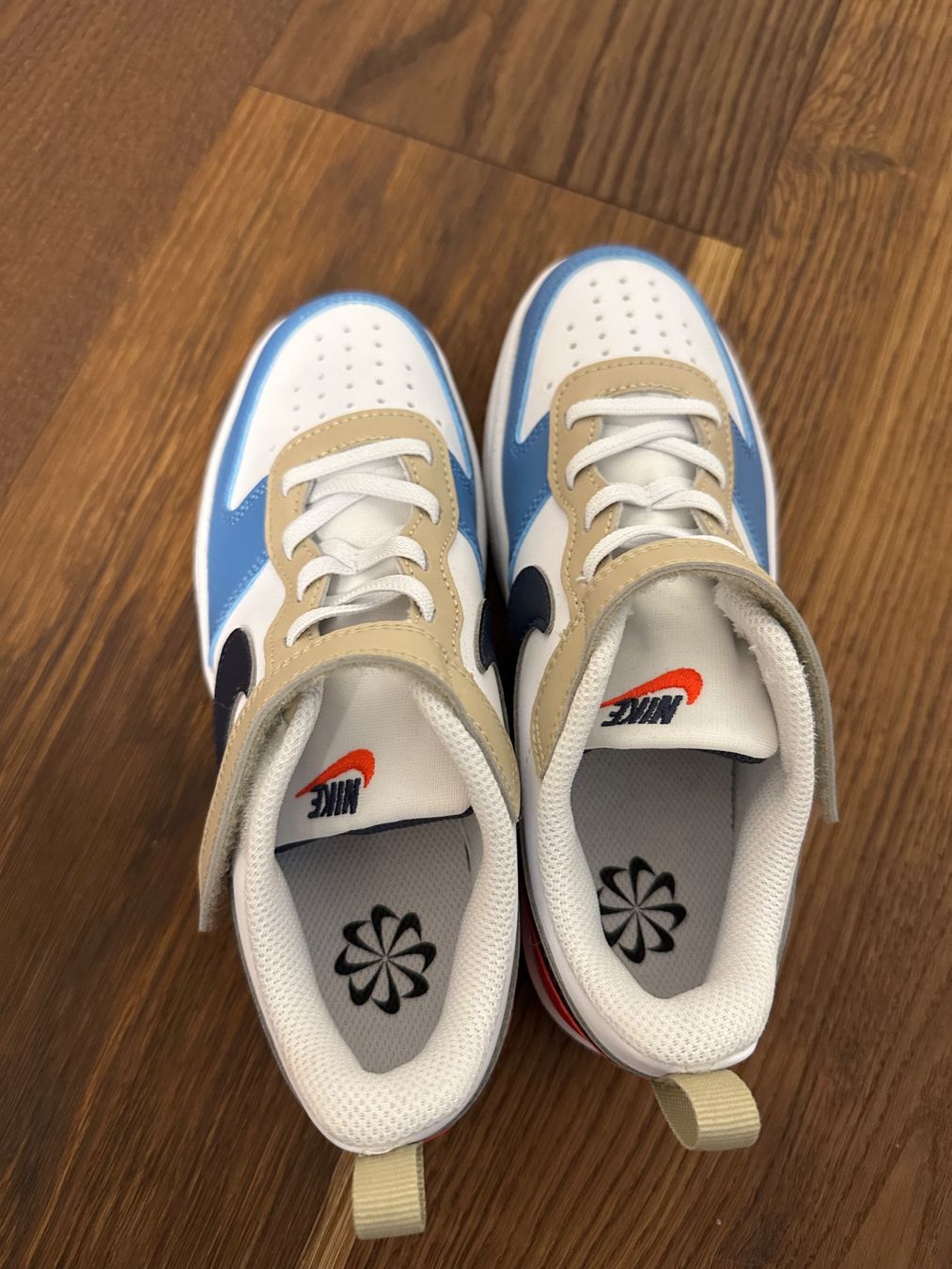 Nike Scarpe per ragazzi: NEU Nike Turnschuhe Grösse 33,5 – Usato da Brunnen venduto da annitime 1