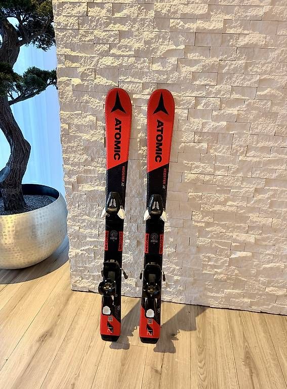 Skis: Ski Atomic Redster J2 90 cm – D'occasion à Fällanden par Natasha7 1