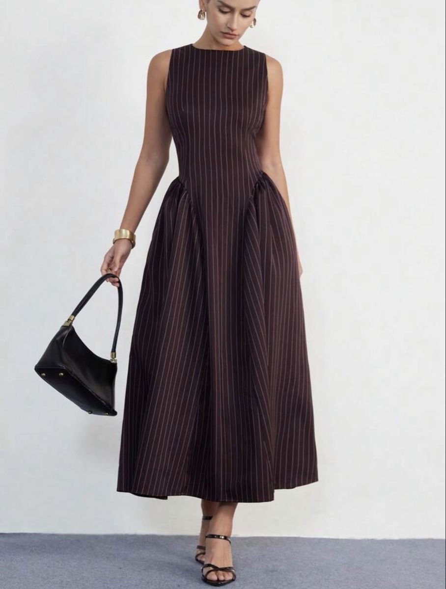 Vestiti: Superbe Robe Longue à Rayures Fines - Chic et Élégante – Nuovo (secondo la descrizione) da La Chaux-de-Fonds venduto da Sabinchenn 1