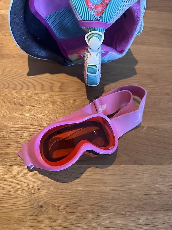 Caschi: Ski Helm und Brille Gr.51-55 – Usato da Fürigen venduto da Dkneu 2