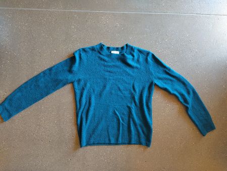 Blauer Pullover