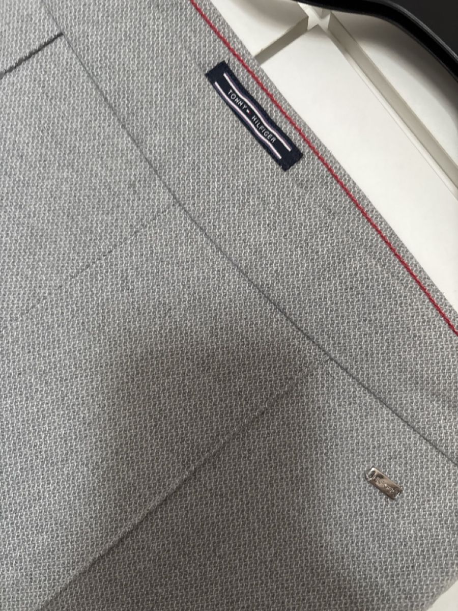 Tommy Hilfiger Pantalons: Tommy Hilfiger Hose Grau Top! – D'occasion à Zofingen par MasterPCI 1