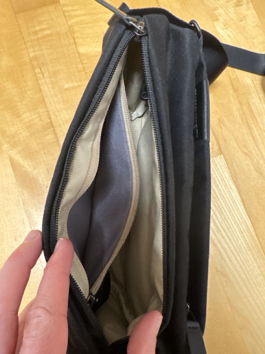 Bellroy Sacs: Bellroy Slingbag – D'occasion à Müllheim Dorf par Zentor 3