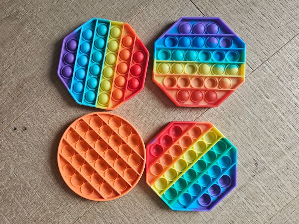 KUNSTIFY XXL POP IT Regenbogen - Antistress Spielzeug Schmetterling Fidget Toy