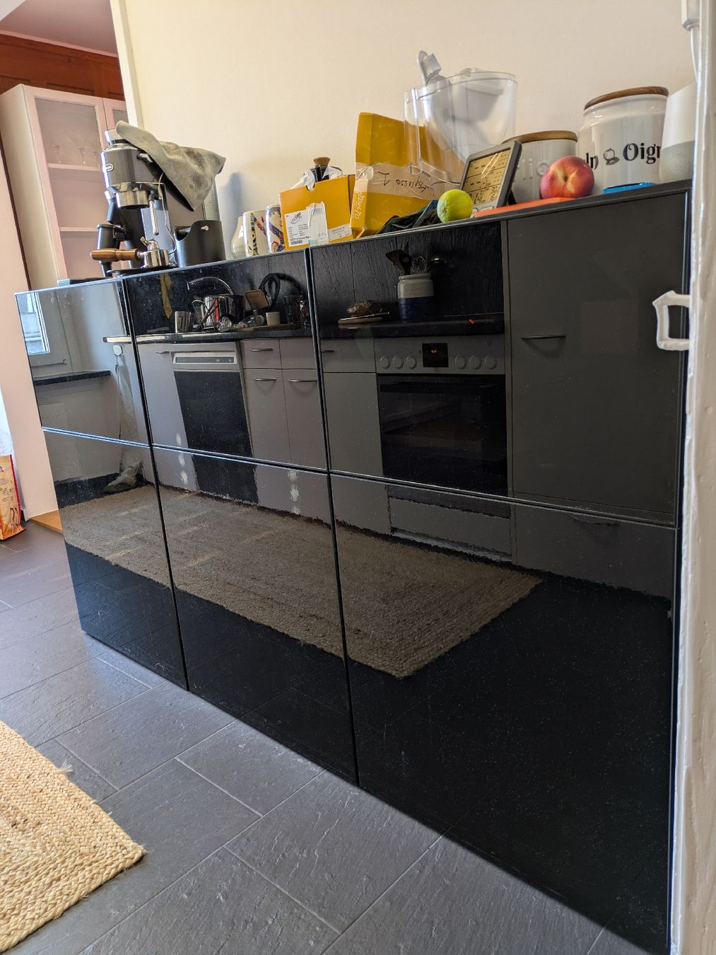 Étagères: Sideboard / Regal schwarz Holz / Glas hochglanz – D'occasion à Thalwil par esist88
