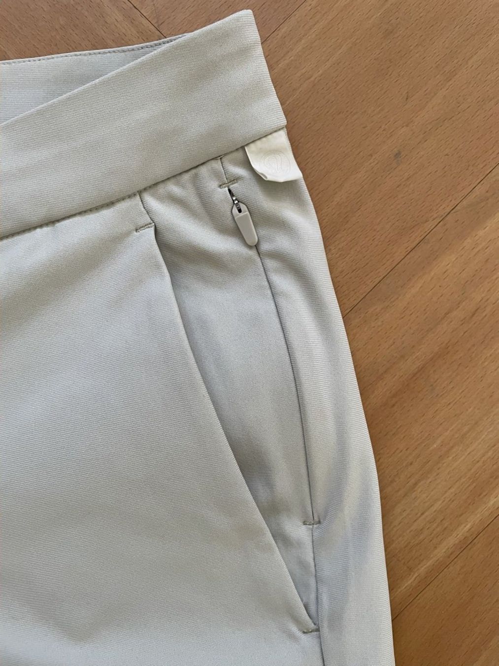 Lululemon Hosen: Golfhose Lululemon – Gebraucht aus Zürich von pba_original 3