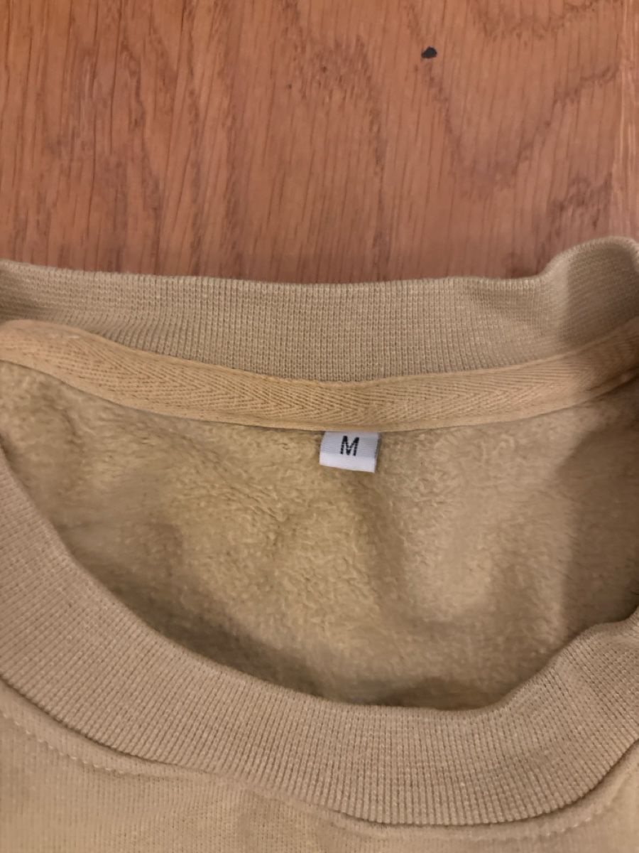 Maglioni & Felpe: Pullover mit Stickmuster - Zürcher Stickerei – Usato da Niederweningen venduto da Julavi 2
