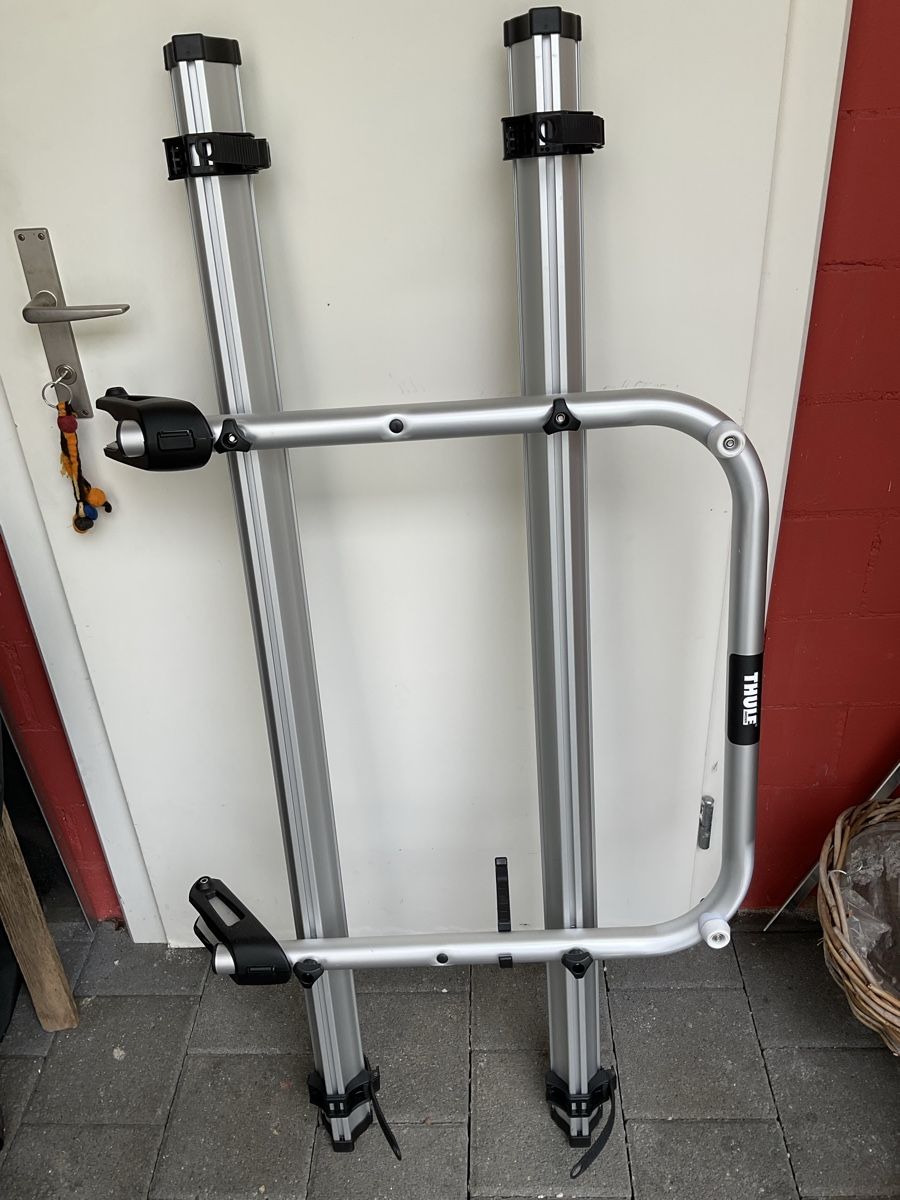 Thule Supporti per biciclette: Fahrradträger Thule Grundrahmen – Nuovo (secondo la descrizione) da Niederurnen venduto da Rumpelsuri 1