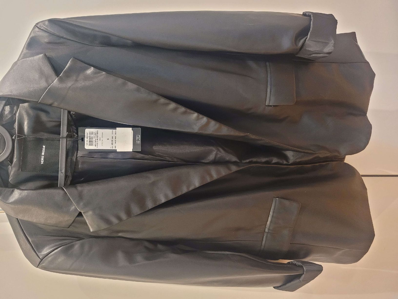 Vero Moda Giacche: Schicker Blazer in Lederoptik Gr. S von Vero Moda – Nuovo e nell'imballaggio originale da Luzern venduto da Sherry56