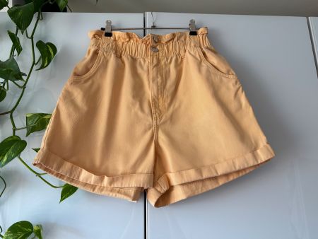 H&M Shorts in Apricot im Paperbag-Stil Gr. 40