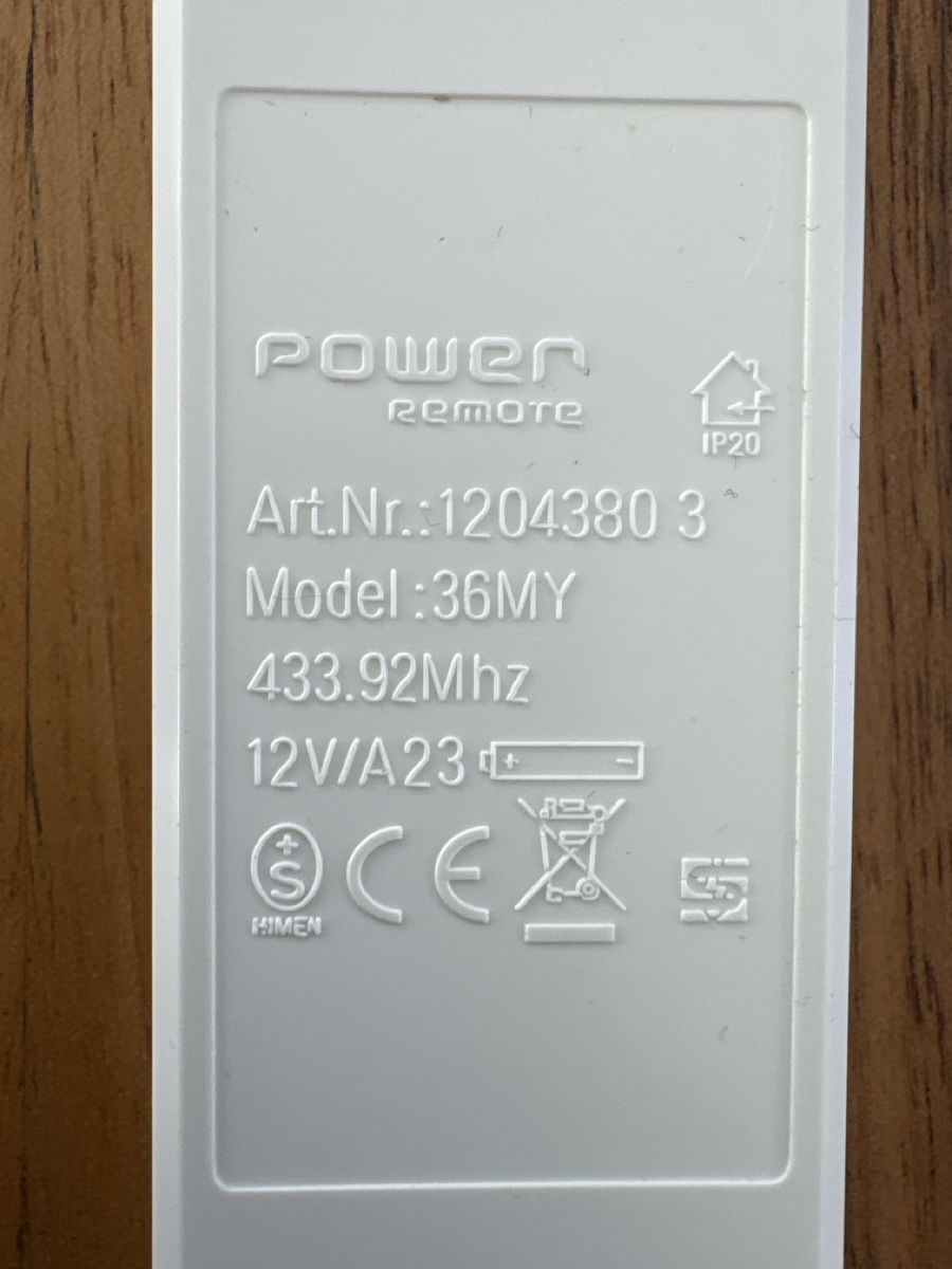 Fiches d'alim.: Power Remote Steckdose mit Fernbedienung – D'occasion à Schnottwil par Marwa 1