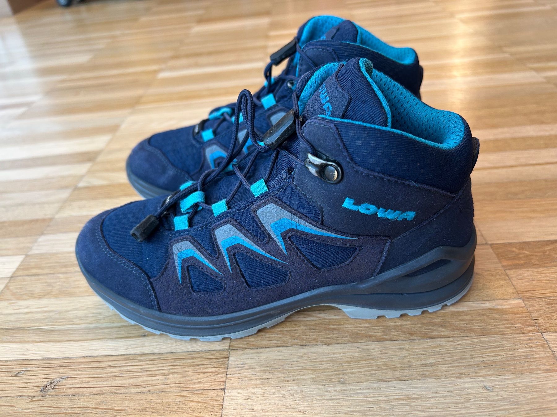 Lowa Chaussures garçon: LOWA Kinder-Wanderschuhe Gr. 34 – D'occasion à Kilchberg ZH par Traumfaenger01 1