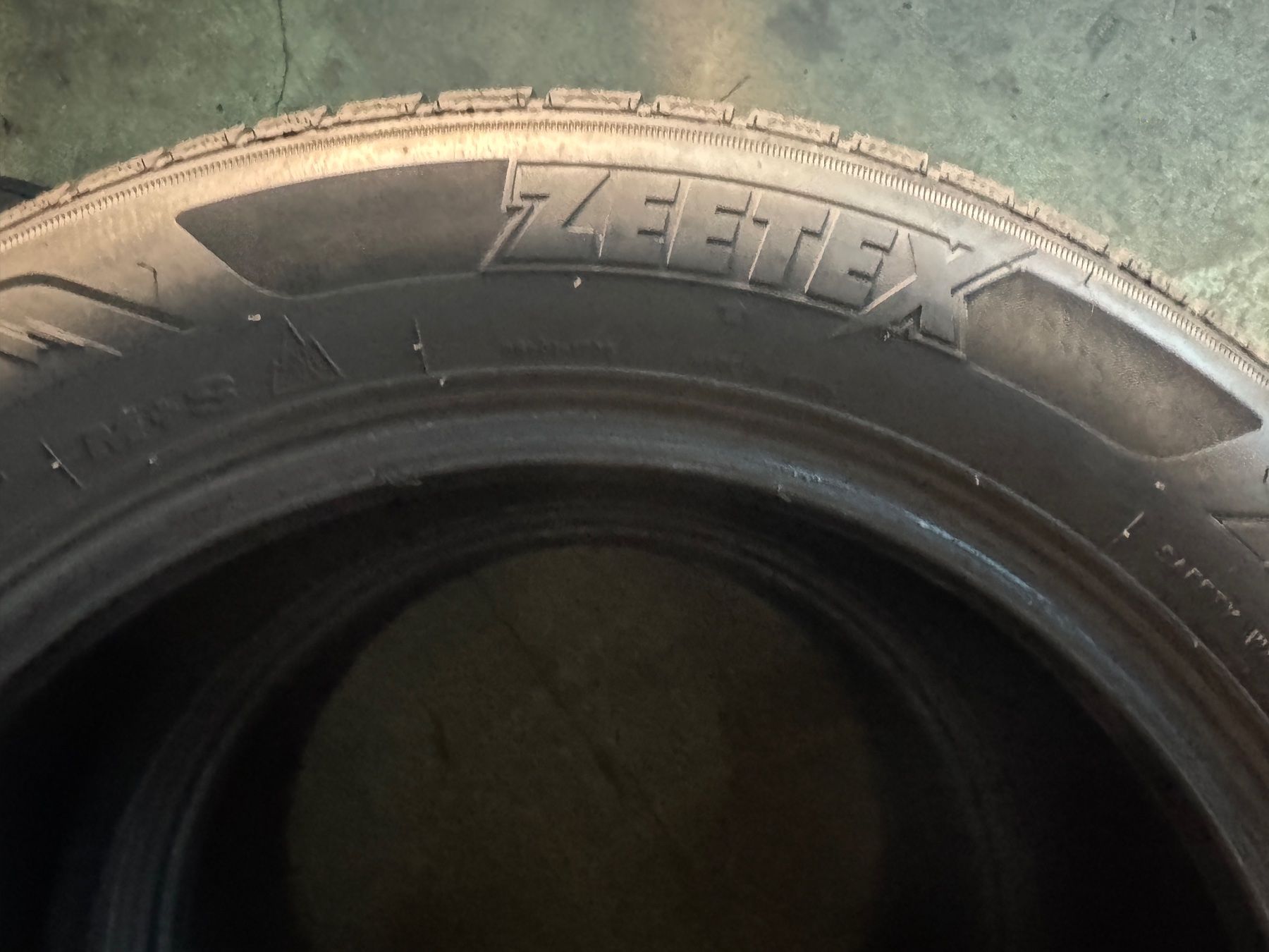 Pneus & Kompletträder: 215/55R16 – Gebraucht aus Widen von Dinero02 4