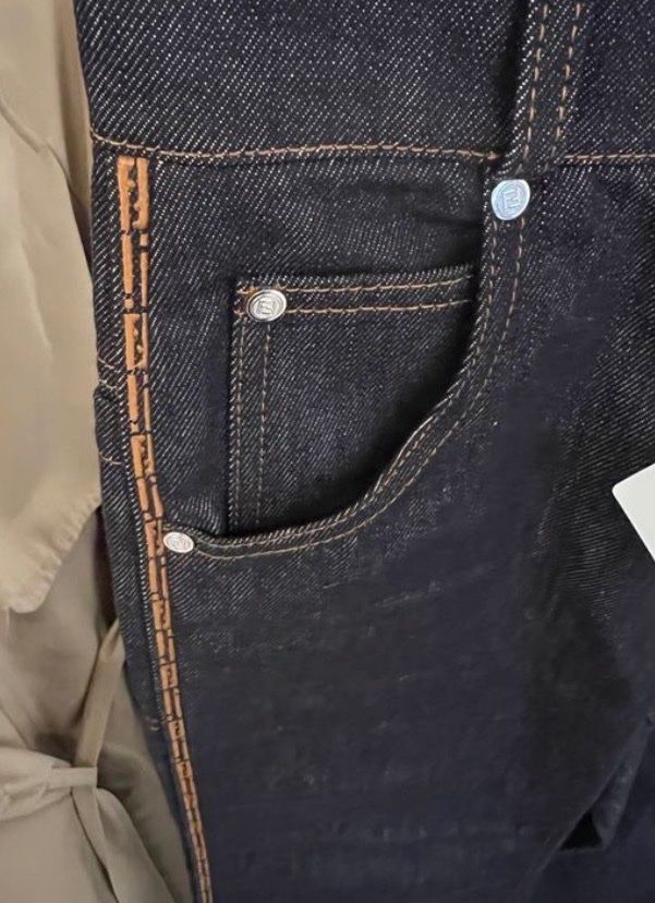 Fendi Jeans: Fendi denim jeans – Nuovo e nell'imballaggio originale da Grandvaux venduto da i71_n8m7