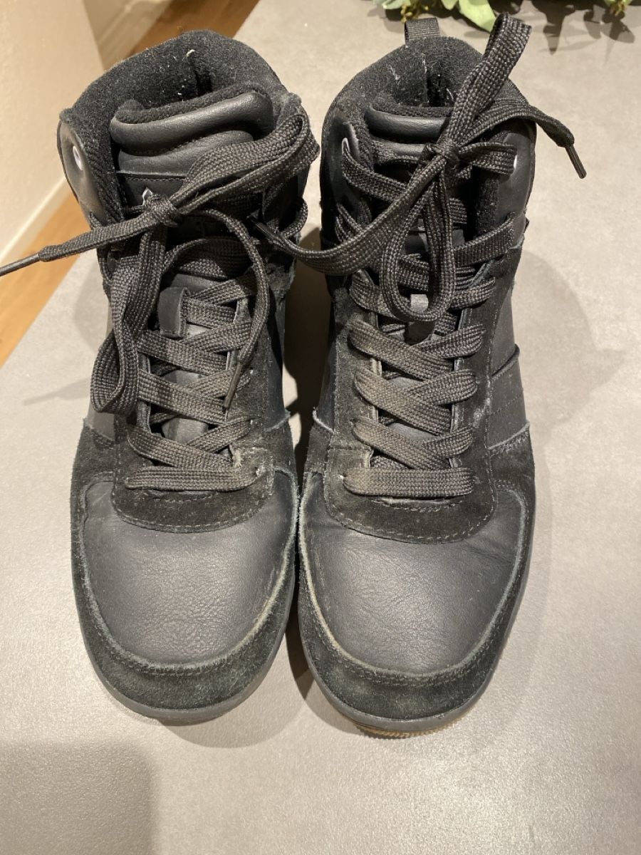 Scarpe da uomo: Winterturnschuhe Gr.44 – Usato da Baden venduto da niba10