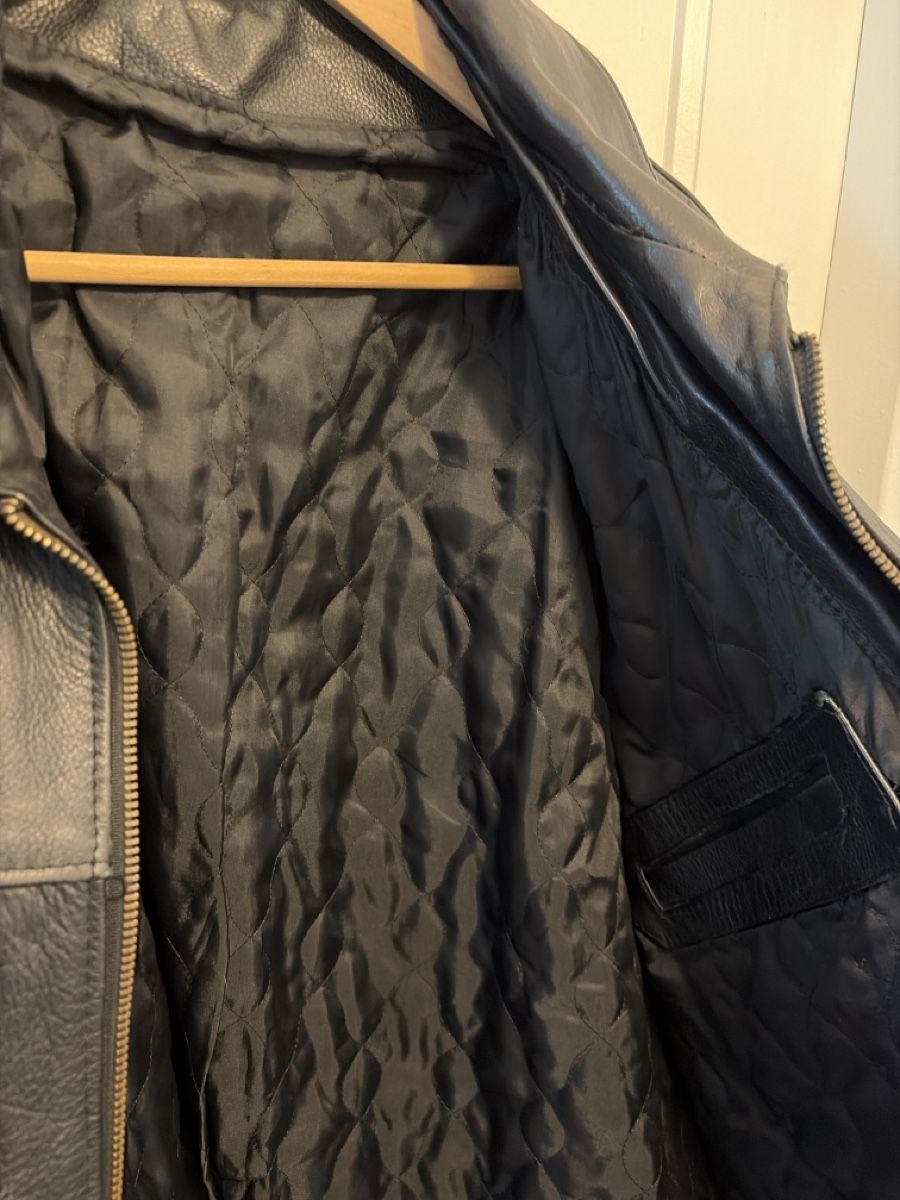 Jacken: Veste en cuir – Gebraucht aus Chavannes-Renens von jtaram 2