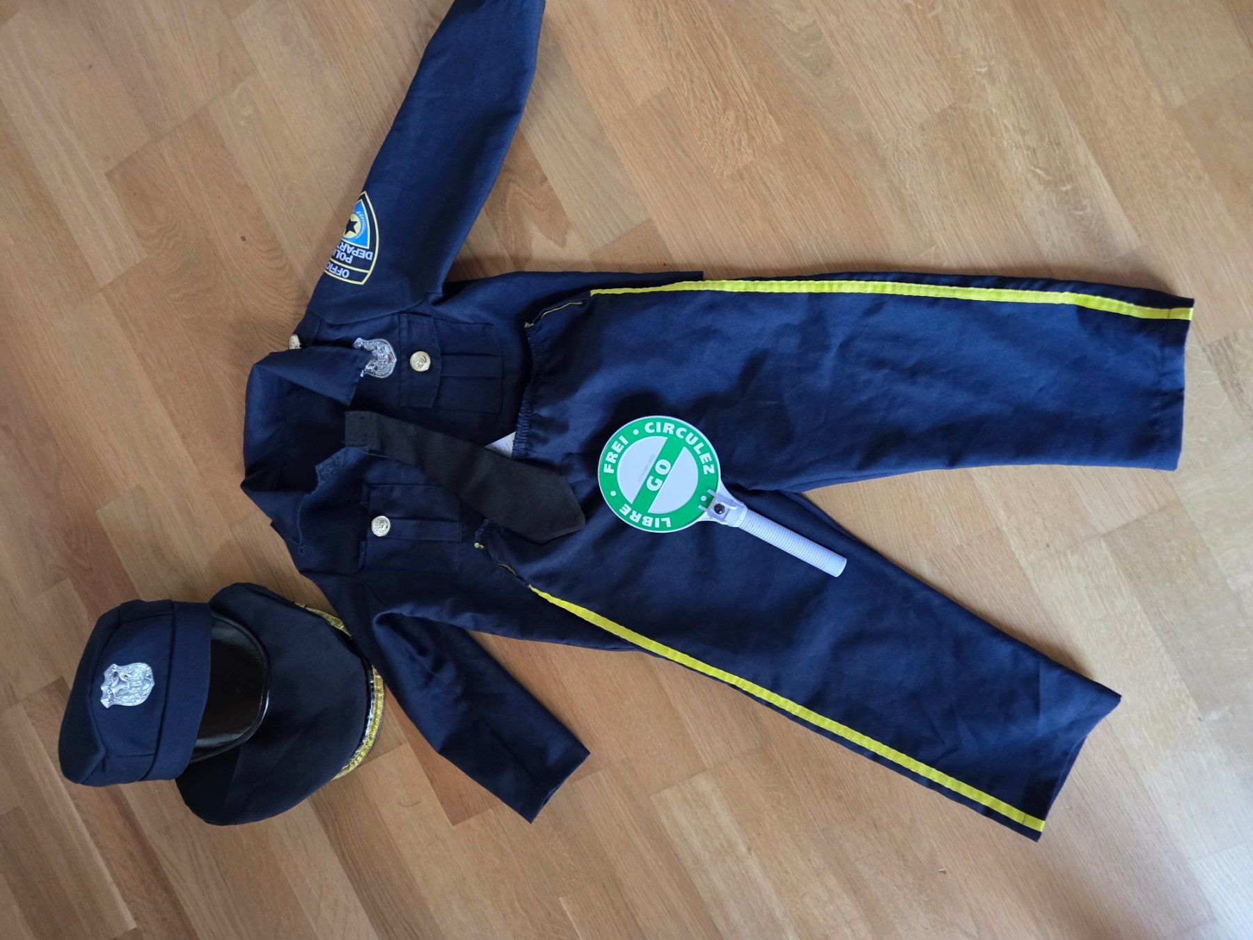 Costumes: Polizeikostüm – D'occasion à Aarau par NET03