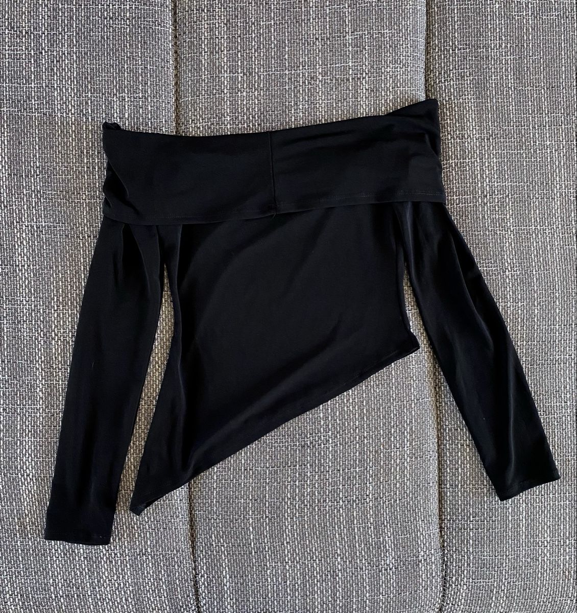 Tops: BLACK OFF-SHOULDER LONG-SLEEVE TOP – Neu (gemäss Beschreibung) aus Glattbrugg von Orange.zh 3