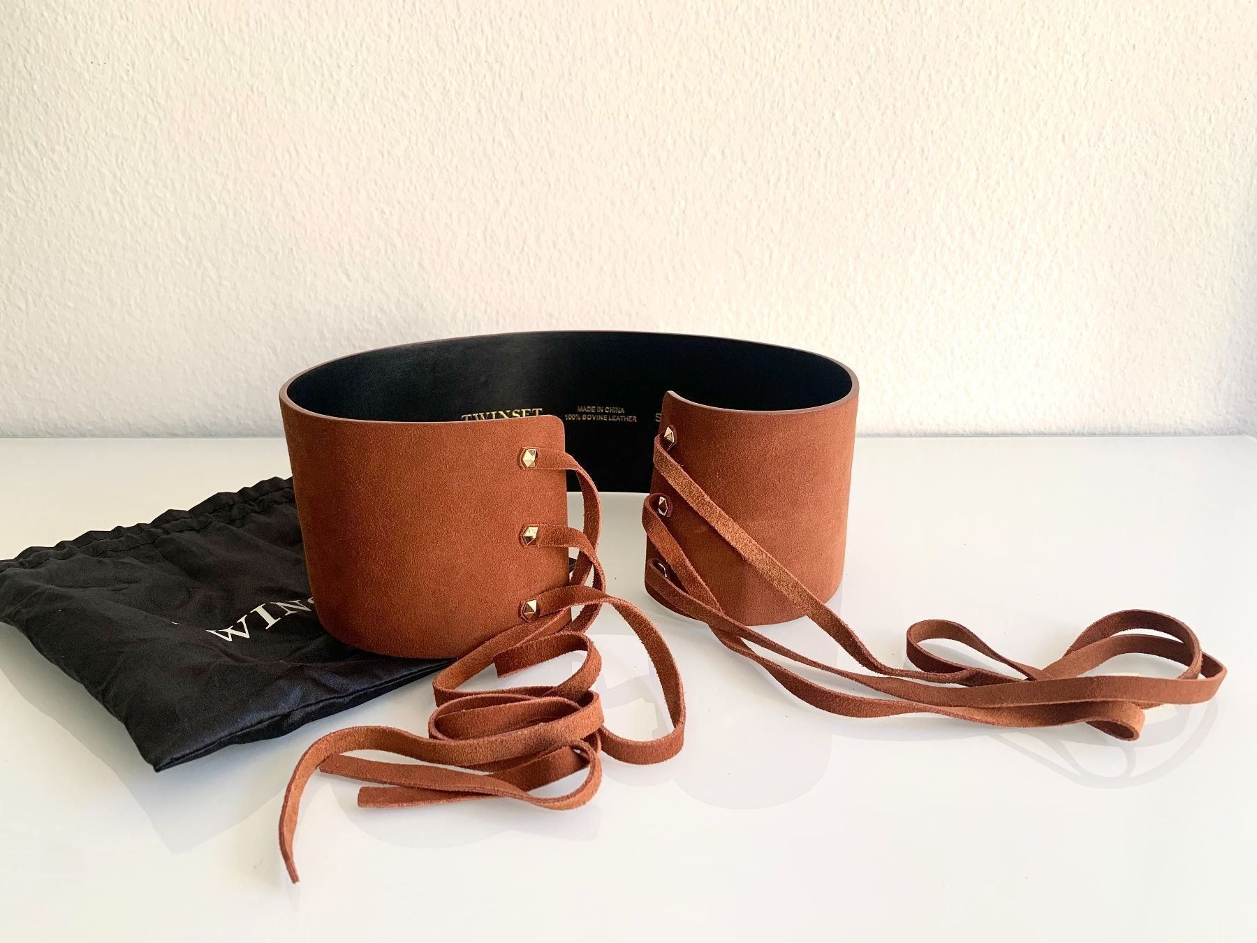 Twinset Cinture: Breiter Leder-Taillengürtel von Twinset – Nuovo (secondo la descrizione) da Bern venduto da Fraeuleinhonig