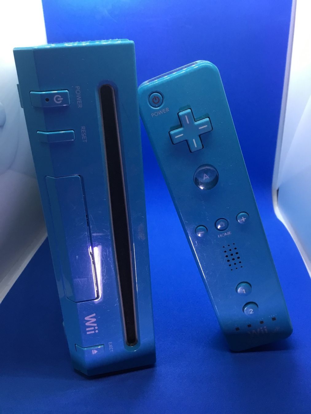 Nintendo Consoles: Nintendo Wii bleu – D'occasion à Fribourg par PastGame