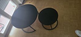 Set di due tavolini rotondi neri in metallo e legno