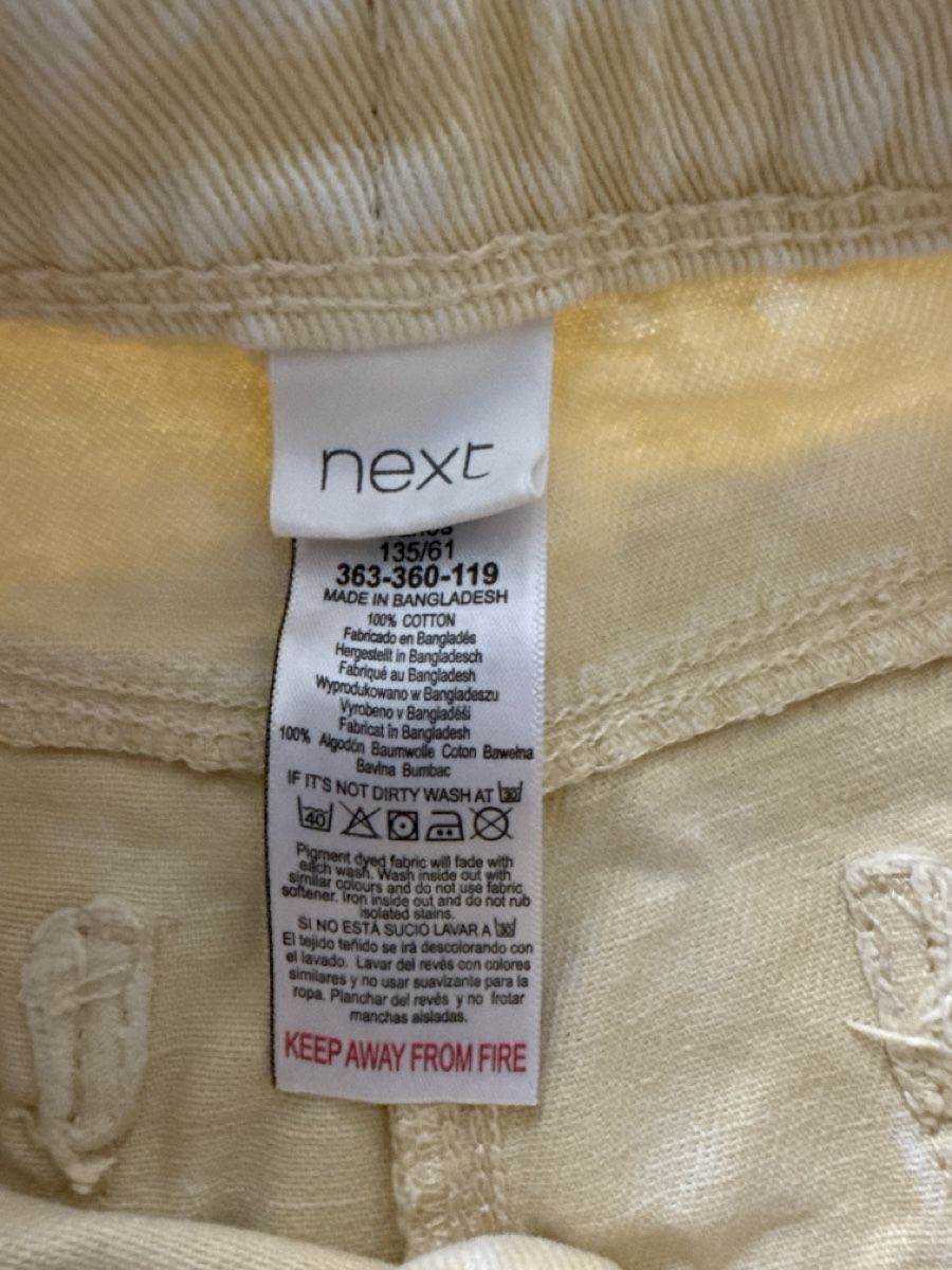 Next Pantaloni: Jeans shorts von Next Gr. 134 hellgelb, Spitze – Nuovo (secondo la descrizione) da Freidorf TG venduto da nad_fxh7 2