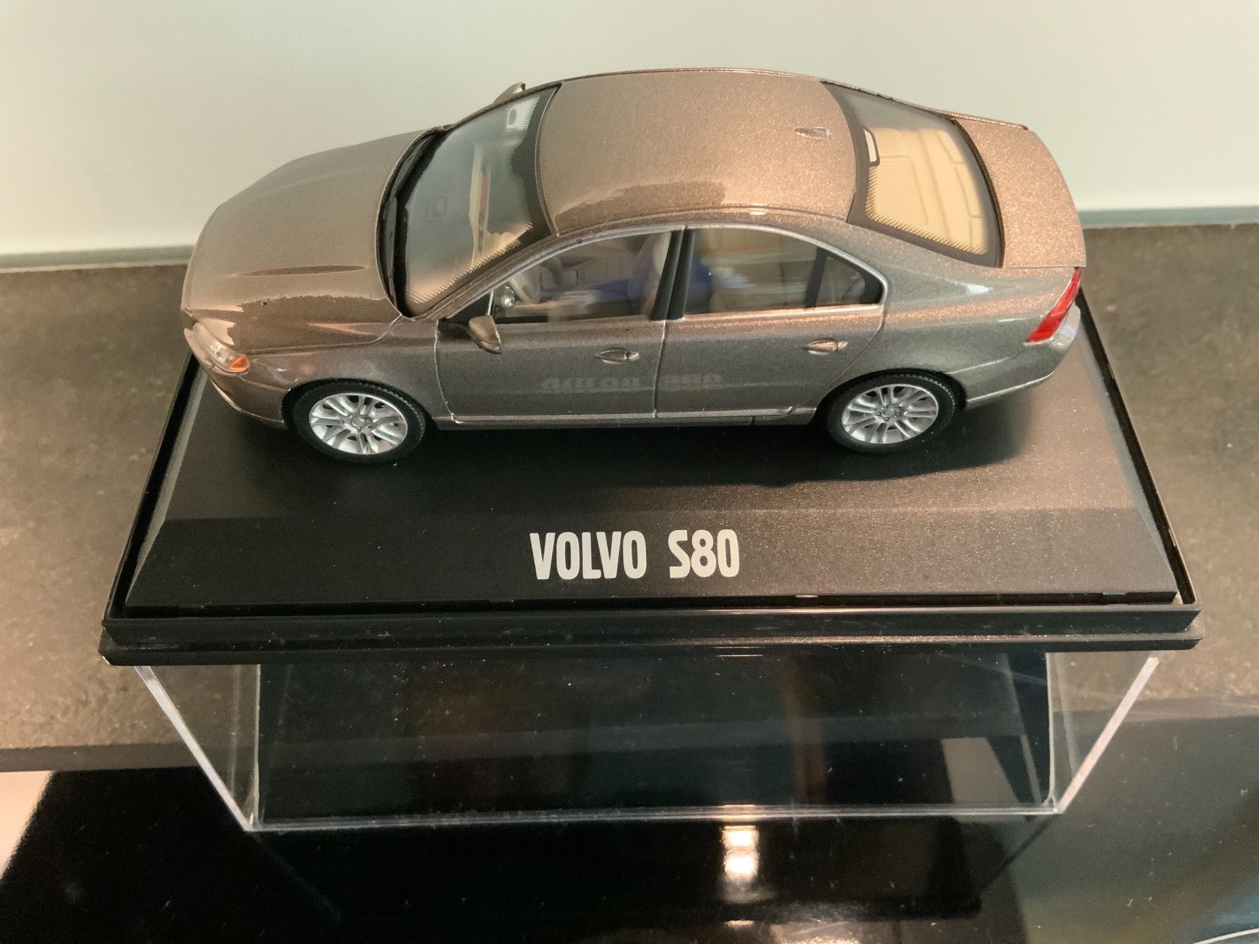 Volvo Modellautos: VOLVO S80 im Massstab 1:43 – Neu und originalverpackt aus Erlenbach im Simmental von Model_box 7
