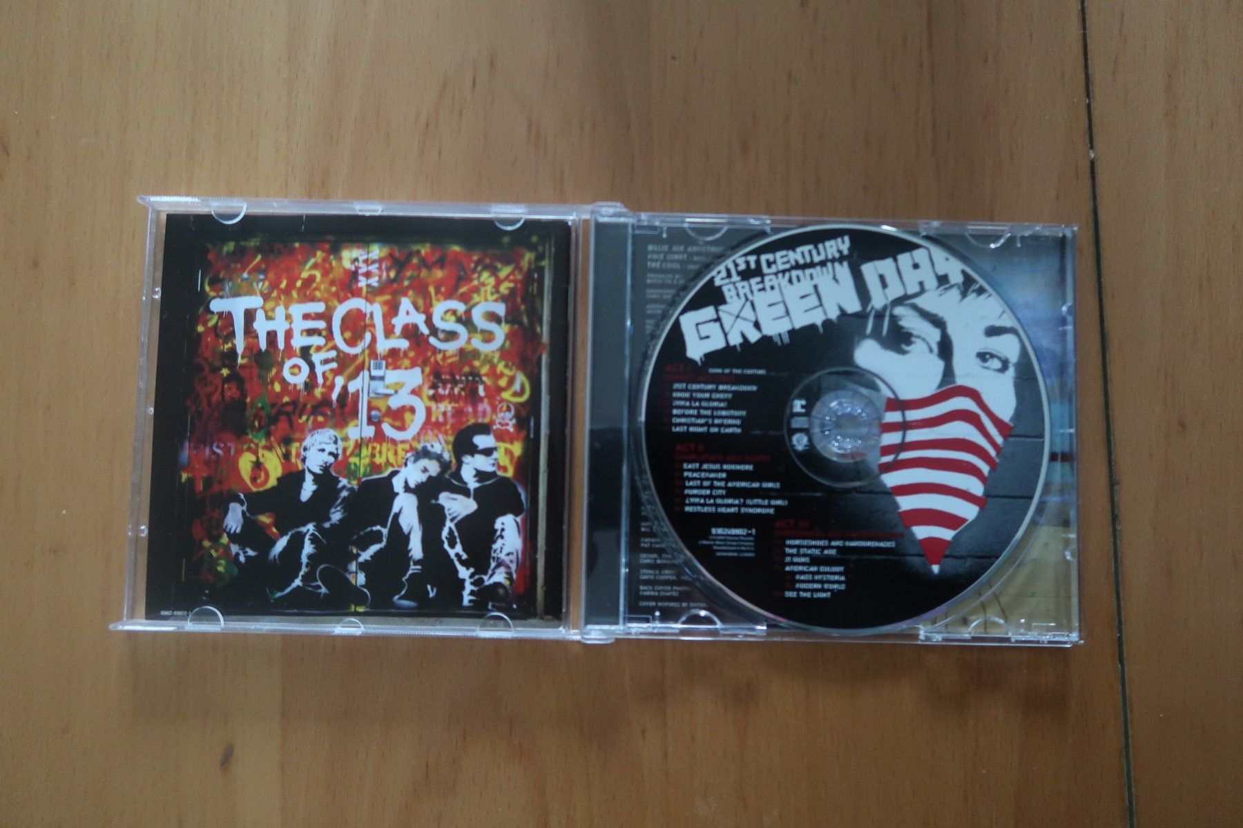 CD: CD   GREEN DAY - 21 Century Breakdown – Usato da Porrentruy venduto da tupatup 2