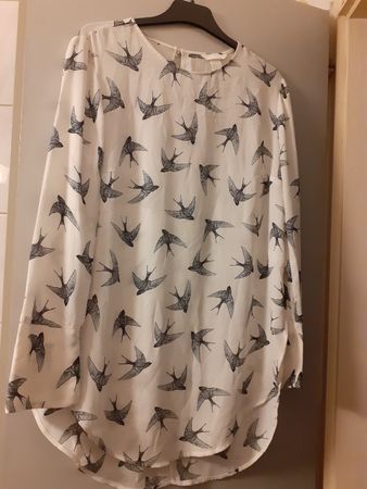Damen Bluse H&M weiss mit Schwalbenmuster Grösse 40