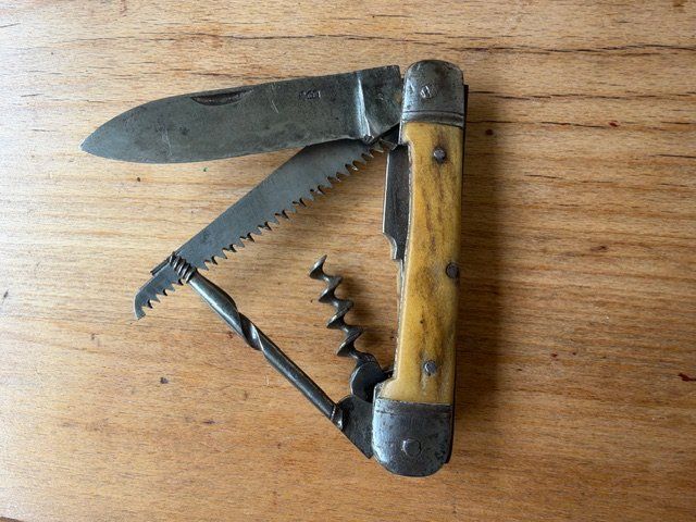 Couteaux de poche: Antikes Taschenmesser, Horngriffschalen – D'occasion à Ennenda par glarner58 2