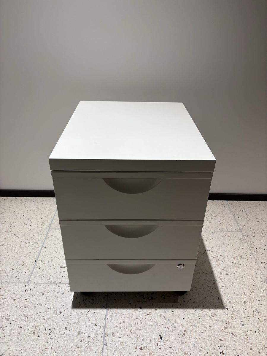 Banconi: Rollcontainer weiss mit drei Schubladen abschliessbar – Usato da Zürich venduto da hak_x7hp