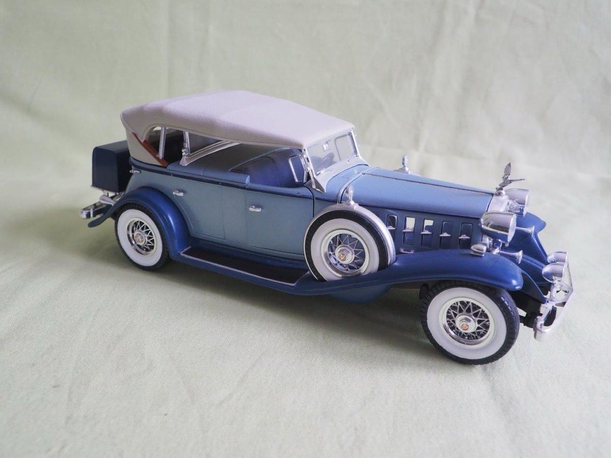 Anson Modellini d'auto: Cadillac V16, Phaeton 1932. Anson 1/18 – Usato da Brugg AG venduto da Schlumpf1962