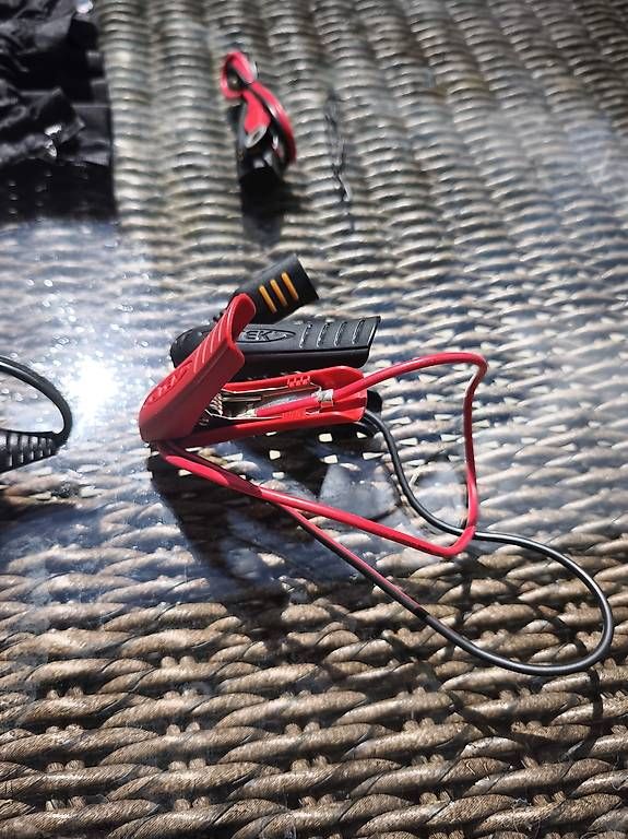 Caricabatterie: Chargeur de batterie moto  – Usato da fribourg venduto da pipas01