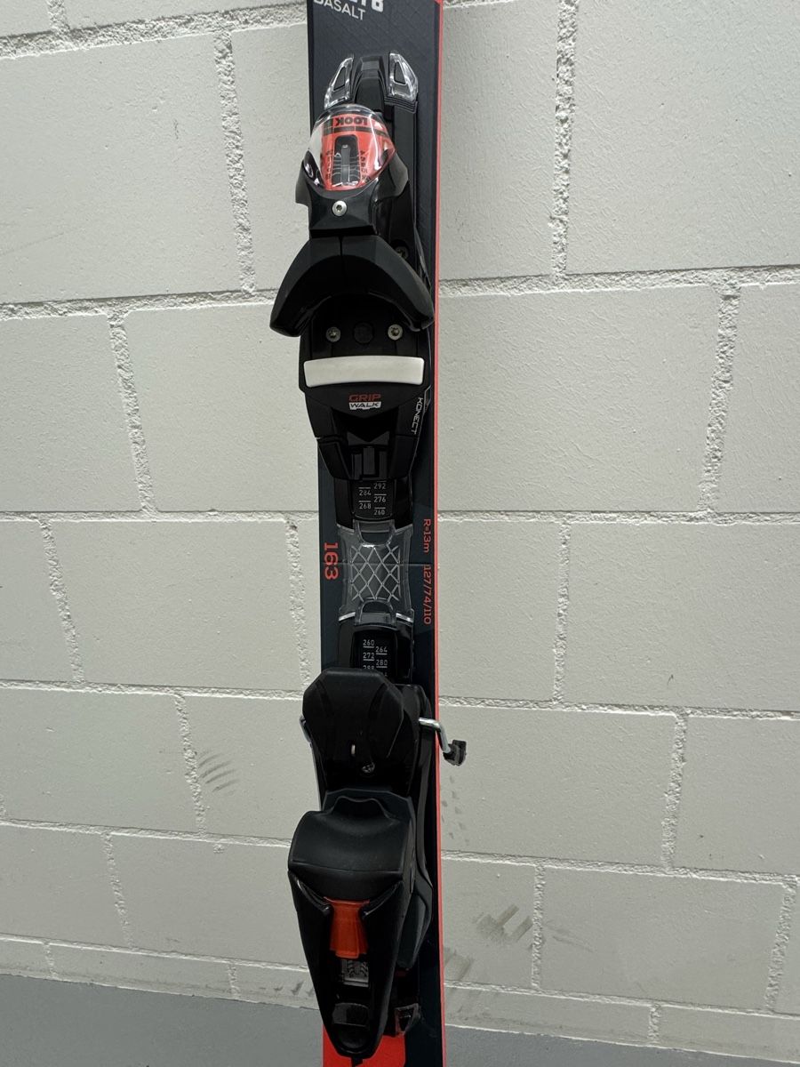 Rossignol Skis: Ski Rossignol React 163cm mit Stöcken und Tasche – D'occasion à Unterseen par mma_xj6w 1