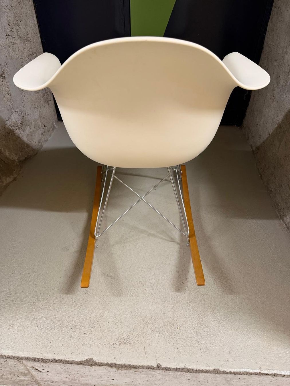 Eames Sedie: Eames Plastic Armchair | RAR – Usato da Meilen venduto da log_k9nx 2