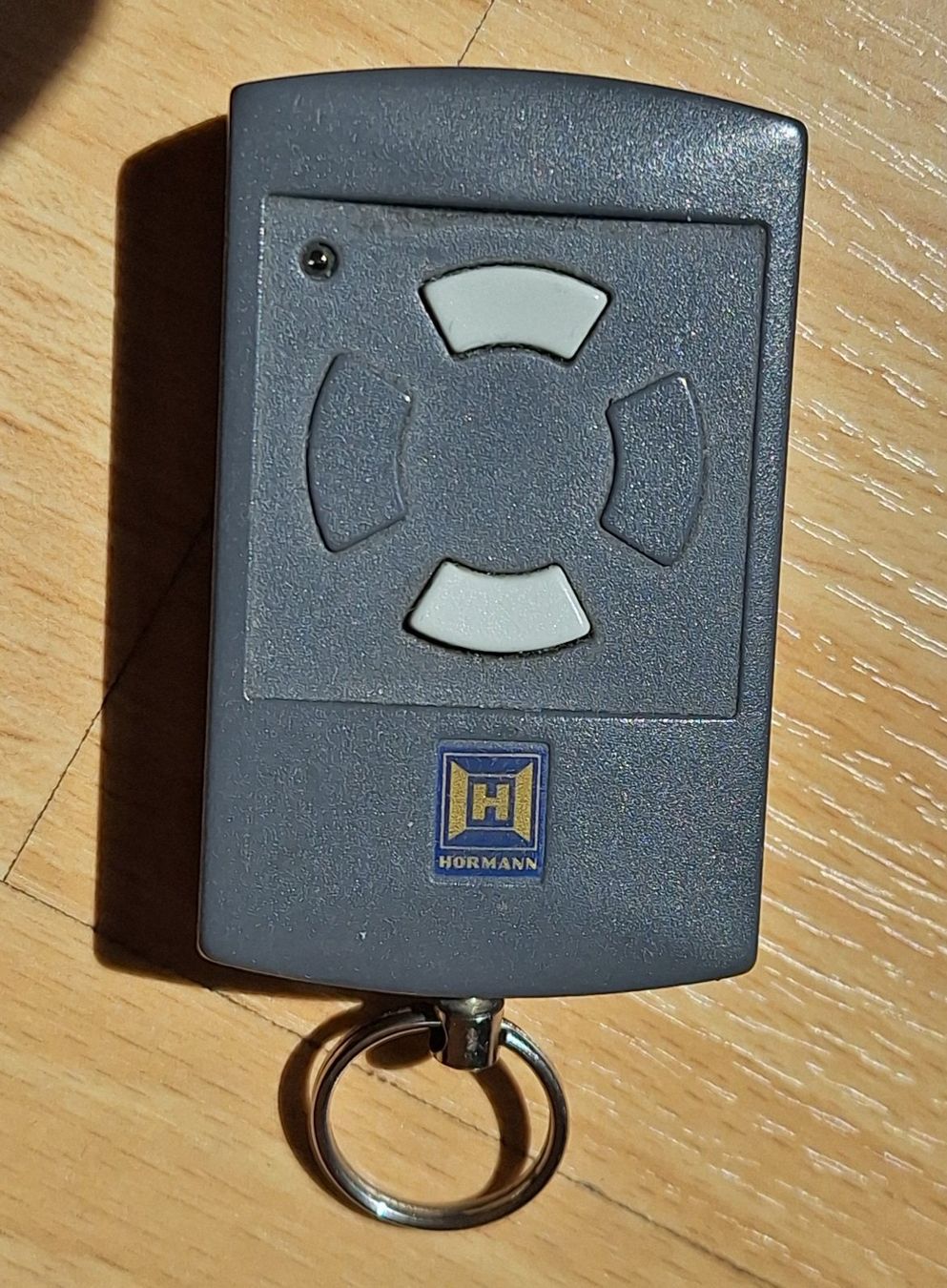 Hörmann Fernbedienungen: Télécommande Hörmann HS860 40.686 MHz bon état – Gebraucht aus Loveresse von Slider2neuf