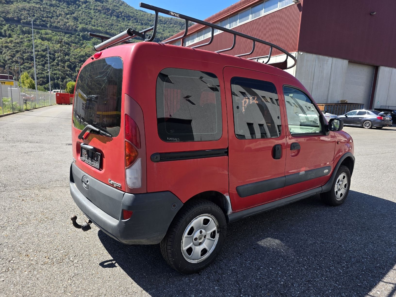 Renault Automobili: Renault Kangoo 1.6i  4x4 – Usato da Cadenazzo venduto da LuismacchineSagl 2