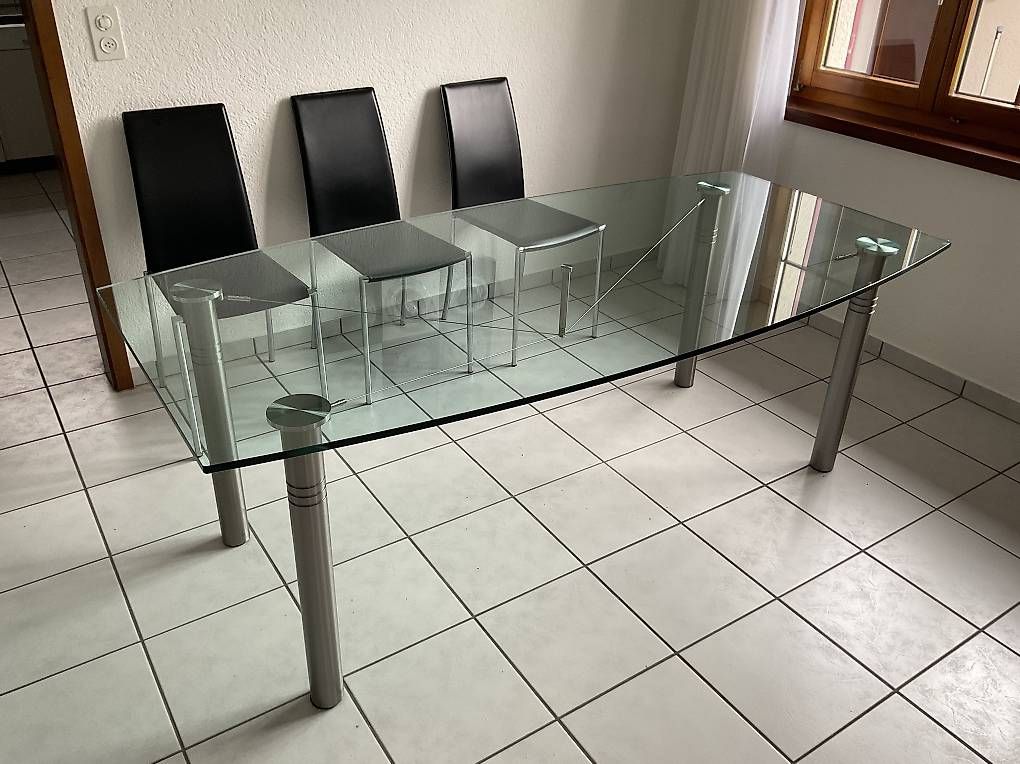 Tische: Esszimmertisch aus Glas – Gebraucht aus Solothurn von huesi78