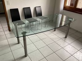 Esszimmertisch aus Glas