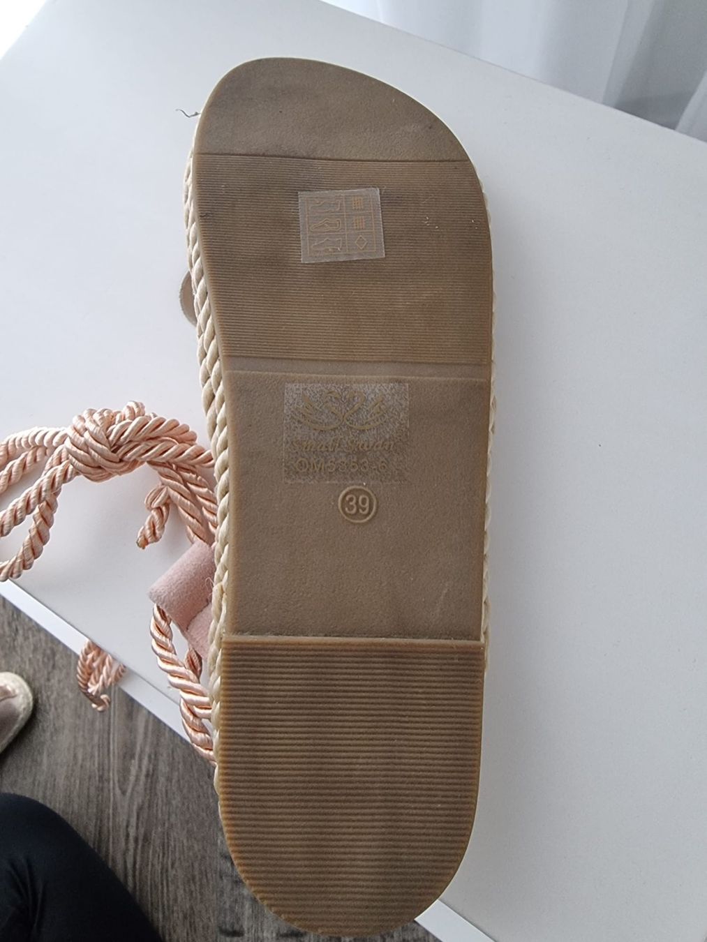 Damenschuhe: Sandalen zum Binden Grösse 39 – Gebraucht aus Weiach von LemonJuice1995 2