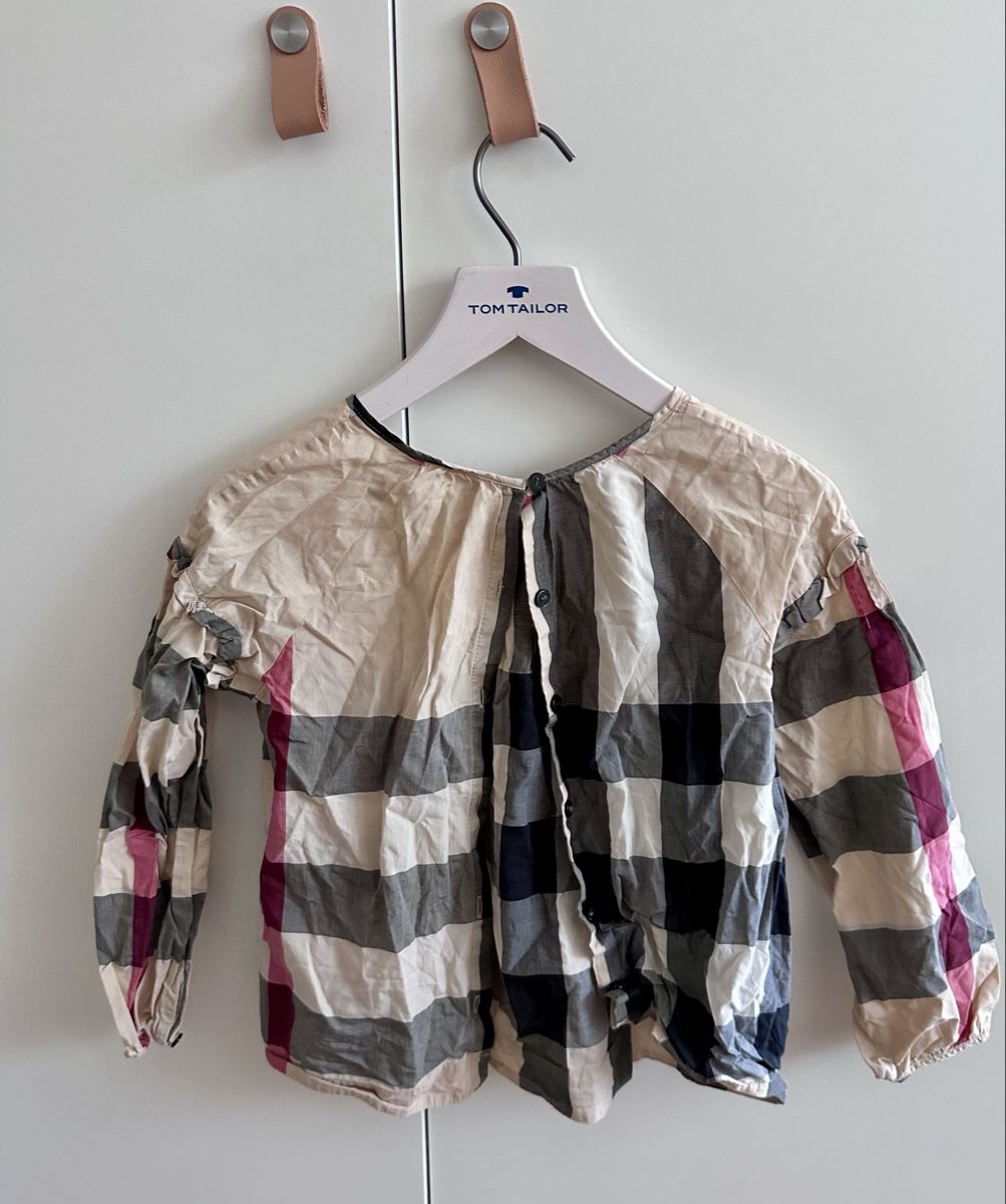 Burberry Blouses, T-shirts & Tops: Burberry Top – D'occasion à Dürrenroth par tvy_bh56 2