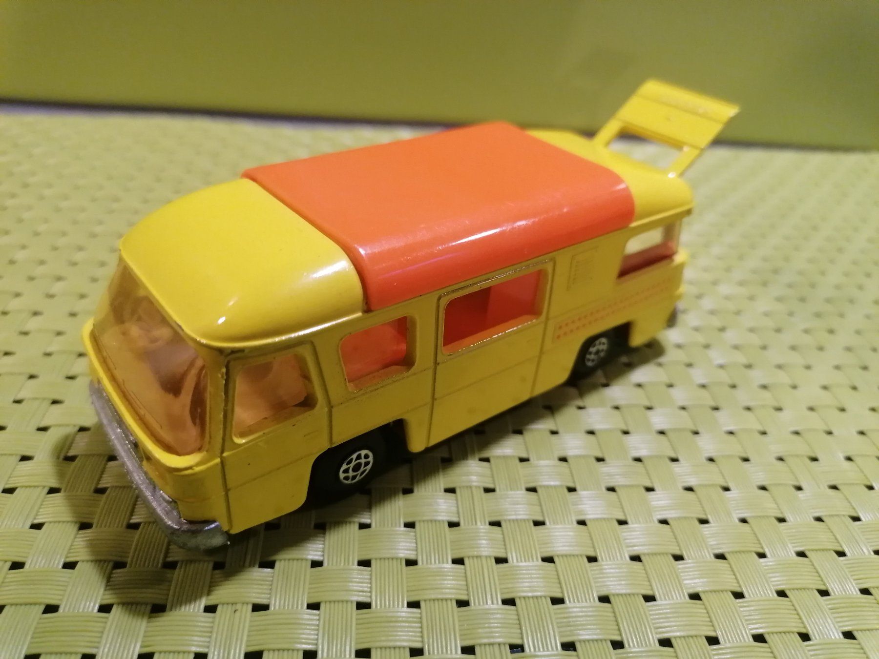 Matchbox Modellini d'auto: Matchbox speed kings K27 camper – Usato da Biberist venduto da troedlerheinz