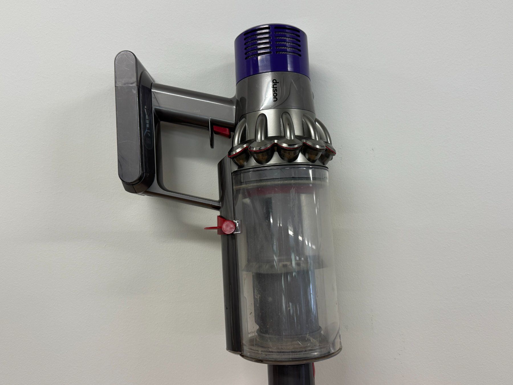 Dyson Aspirapolveri & Accessori: Dyson Cyclone V10 absolute Akku Staubsauger – Usato da Ebmatingen venduto da Revivetrade 2