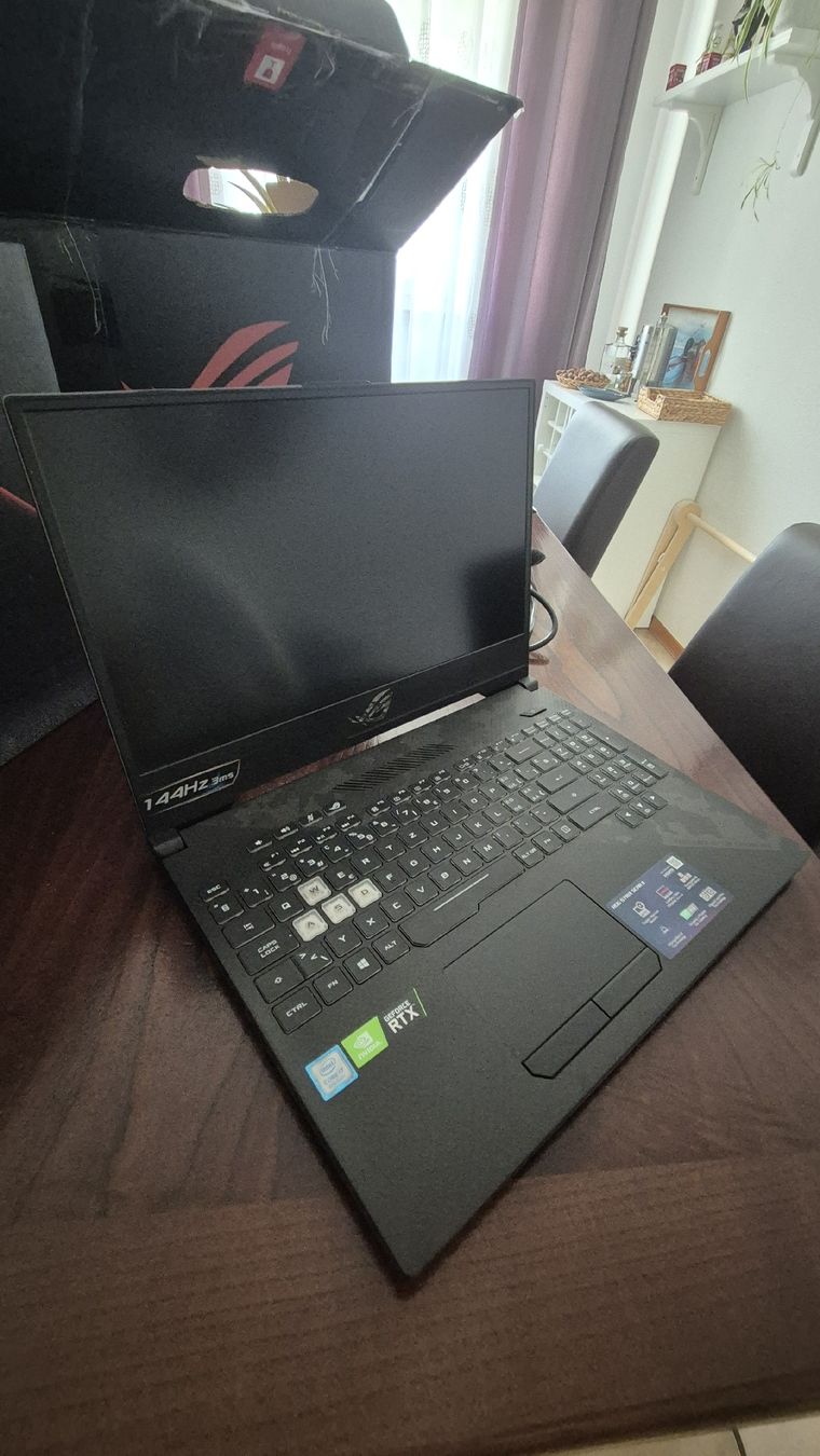 Asus Notebook: ASUS ROG Strix SCAR II GL504GW – Usato da Corcelles-Payerne venduto da craveiro_in4k 1