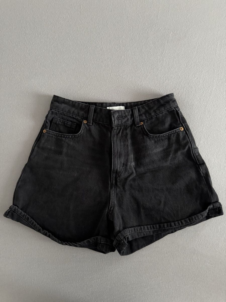 H&M Pantaloni: BLACK JEANS-SHORTS🎱 – Nuovo (secondo la descrizione) da Dietikon venduto da athiinax