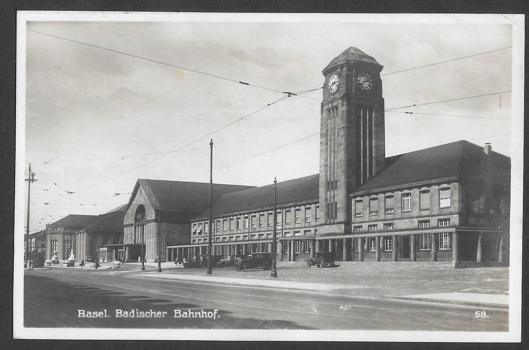 Cartoline postali: Basel Badischer Bahnhof mit alten Autos – Usato da Olten venduto da clotaldi