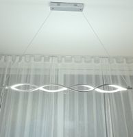 Moderne LED Hängeleuchte Aluminium neuwertig