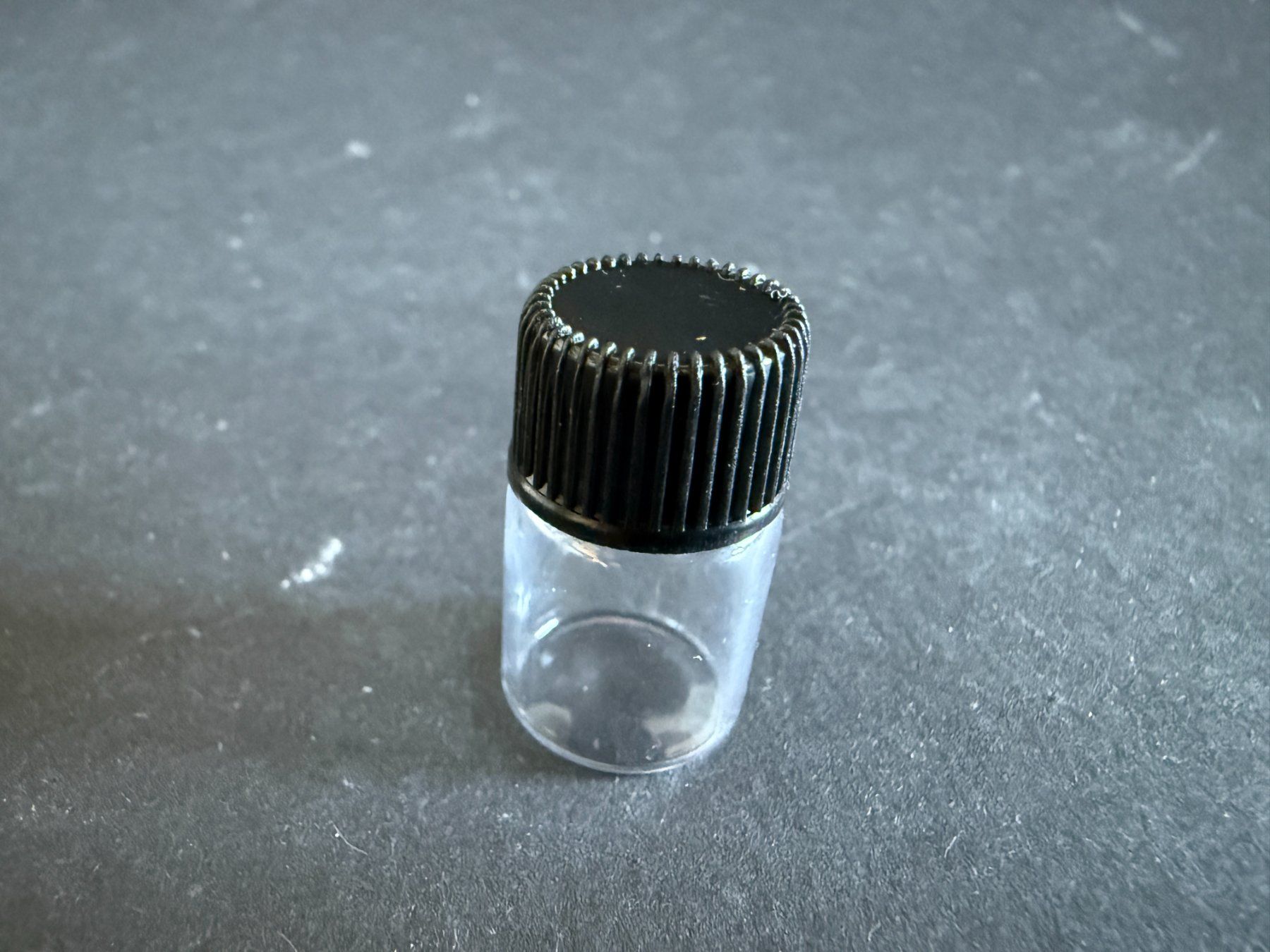 Contenitori & Simili: 25 Stück Packung Glas Probenflasche 2 ml mit Schraubdeckel – Nuovo e nell'imballaggio originale da Lützelflüh-Goldb venduto da Elementis 4