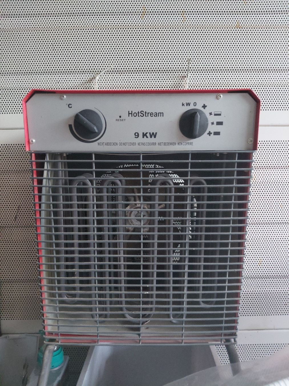 Radiatori: Elektroheizung 9kw – Usato da Frasnacht venduto da dan_c2l6